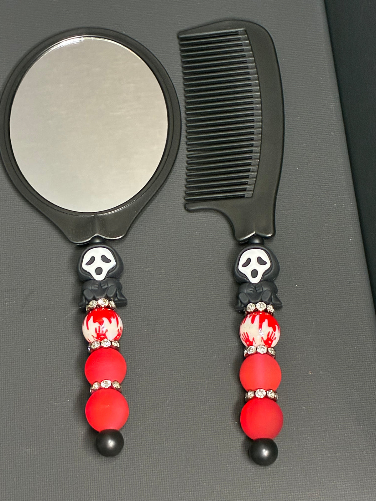 HORROR SCREAM INSPIRED BEAUTY SETS - BRUSHES, MIRROR & COMB