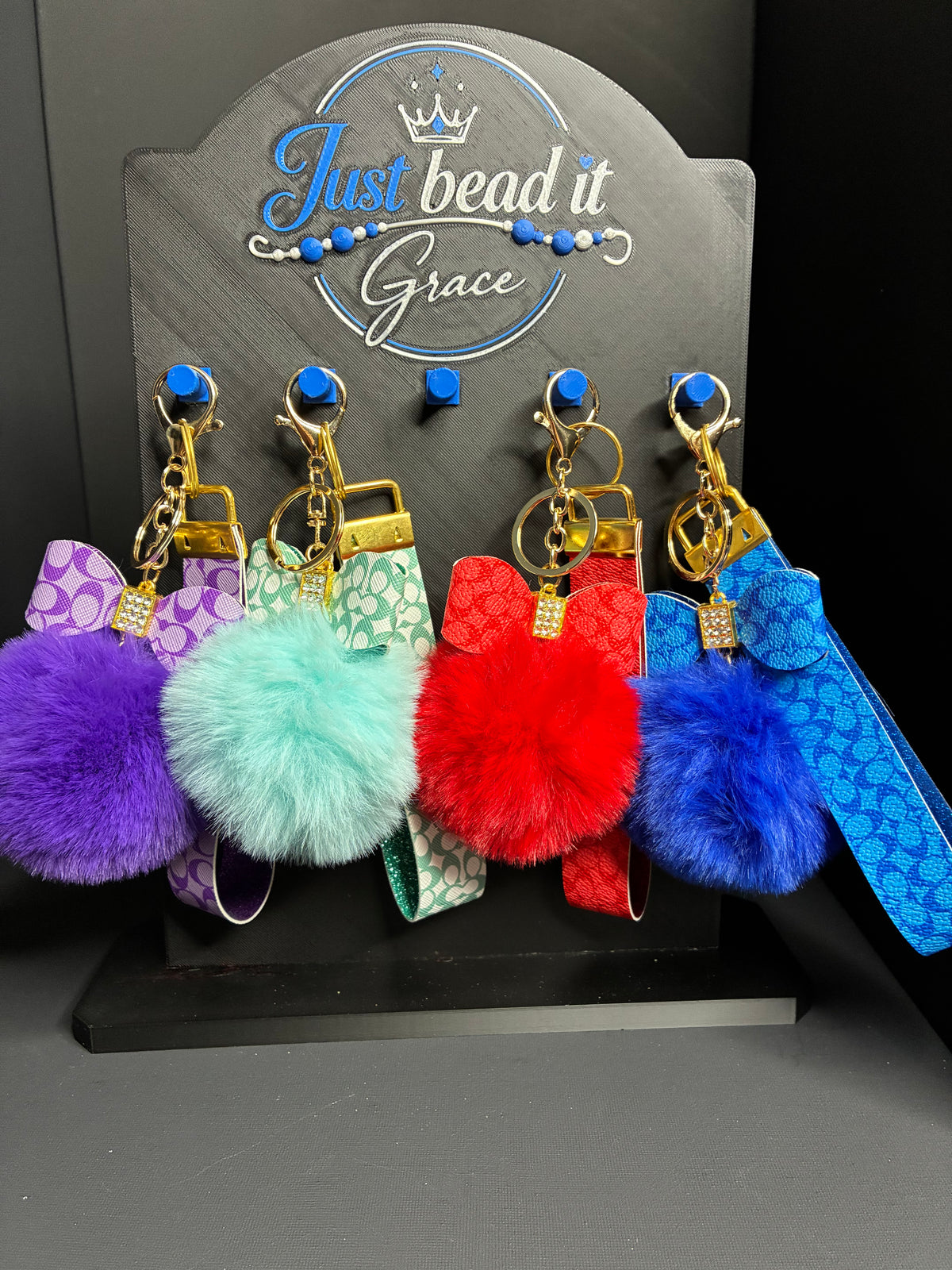 THE LEGACY POM & WRISTLET SETS (11 DIFFERENT COLORS)
